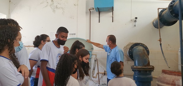 Os alunos da Escola Estadual Coronel Calhau já estão participando de visitas técnicas para aprimorarem a implantação do projeto na escola. Foto: Arquivo da Escola